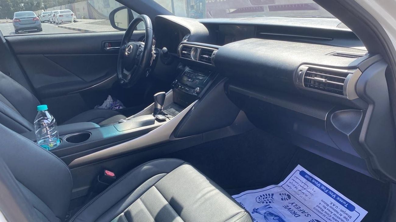 لكزس IS 250 F Sport 2.5L