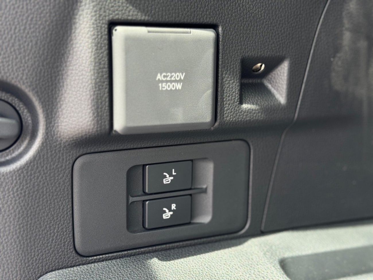 Lexus LX 700h Lexus LX700h 5 seaters 2025 Full with headup display & radar