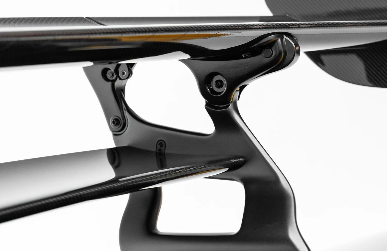 مرسيدس بنز AMG GT 4.0L V-8 Bi-Turbo Engine