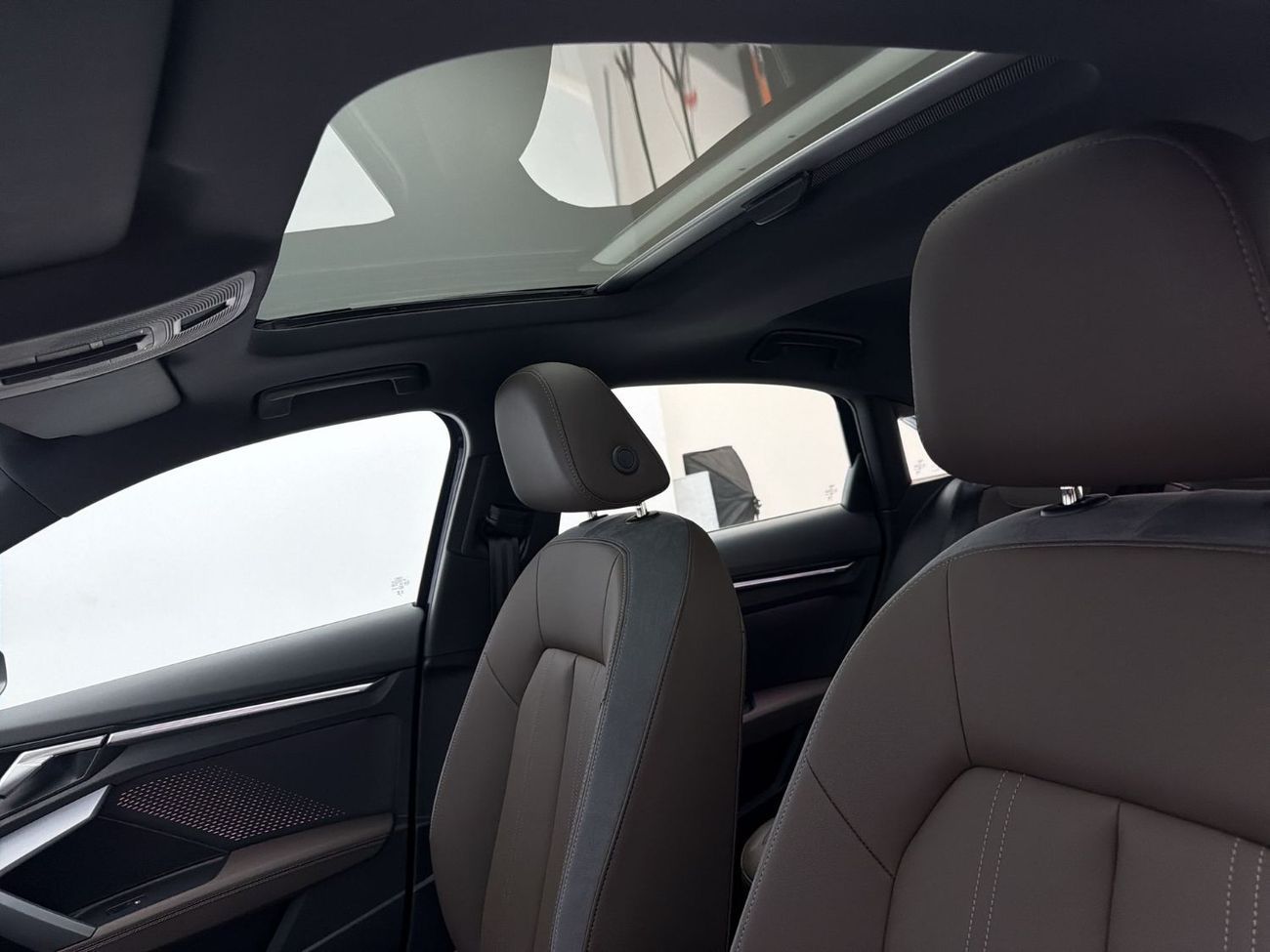 أودي A3 A3 Sedan Advanced 35 TFSI 150hp (Ref# 02740)