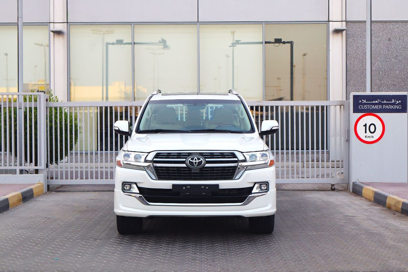 Toyota Land Cruiser VXR 5.7L 4WD