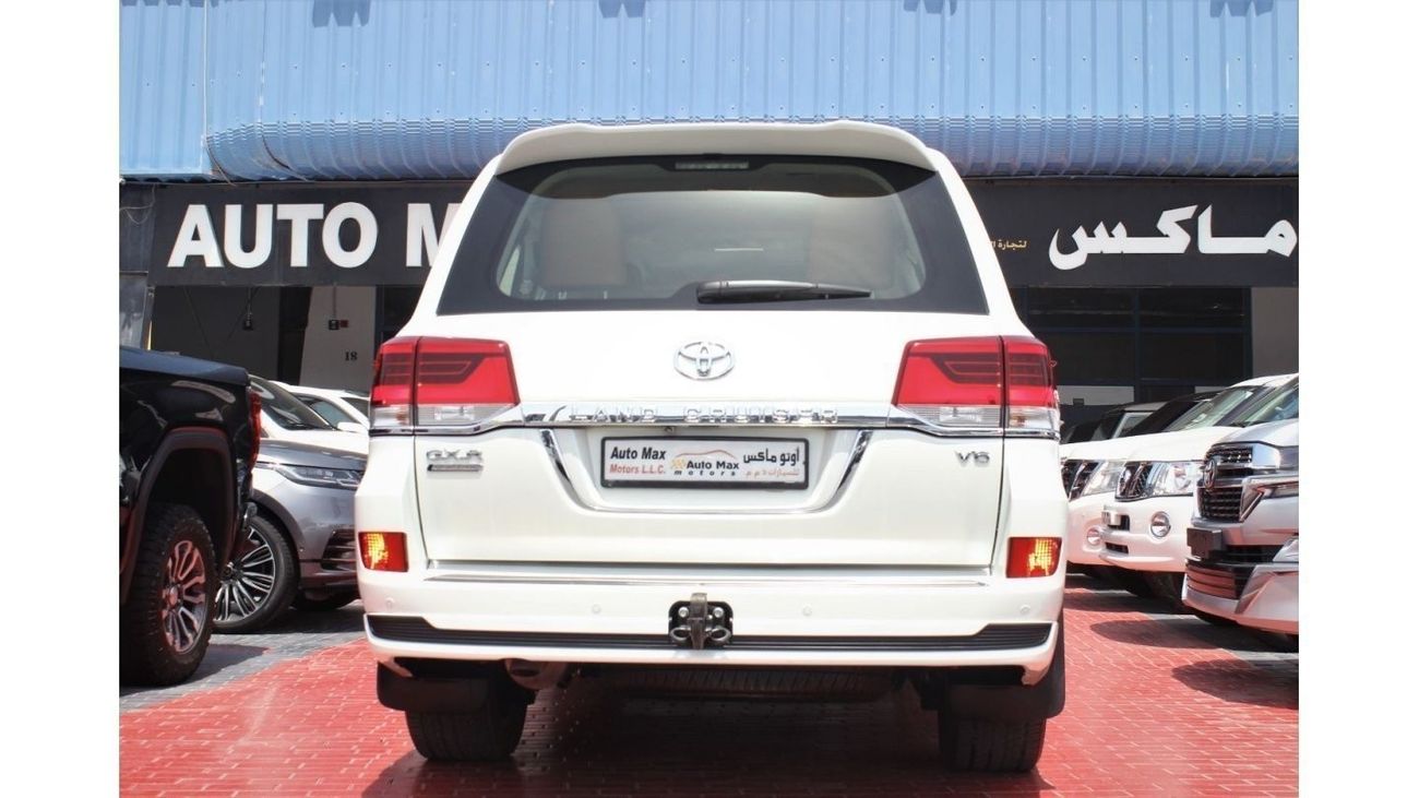 Toyota Land Cruiser GXR1