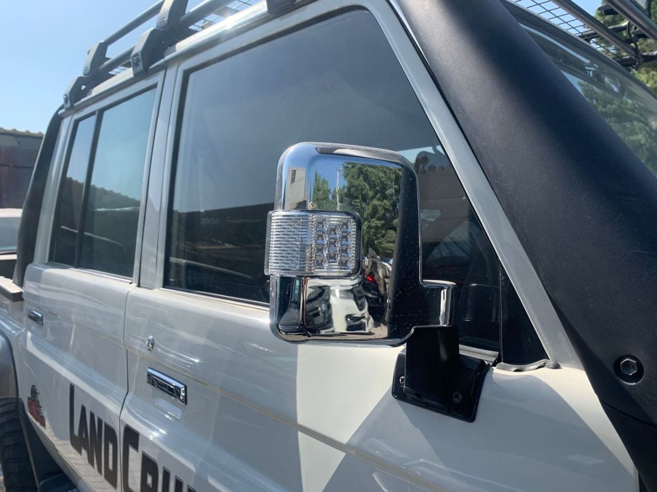 Toyota Land Cruiser Pick Up DIESEL 4.5L ,RIGHT HAND 2O13 MODEL ONLY FOR EXPORT AVAILABLE