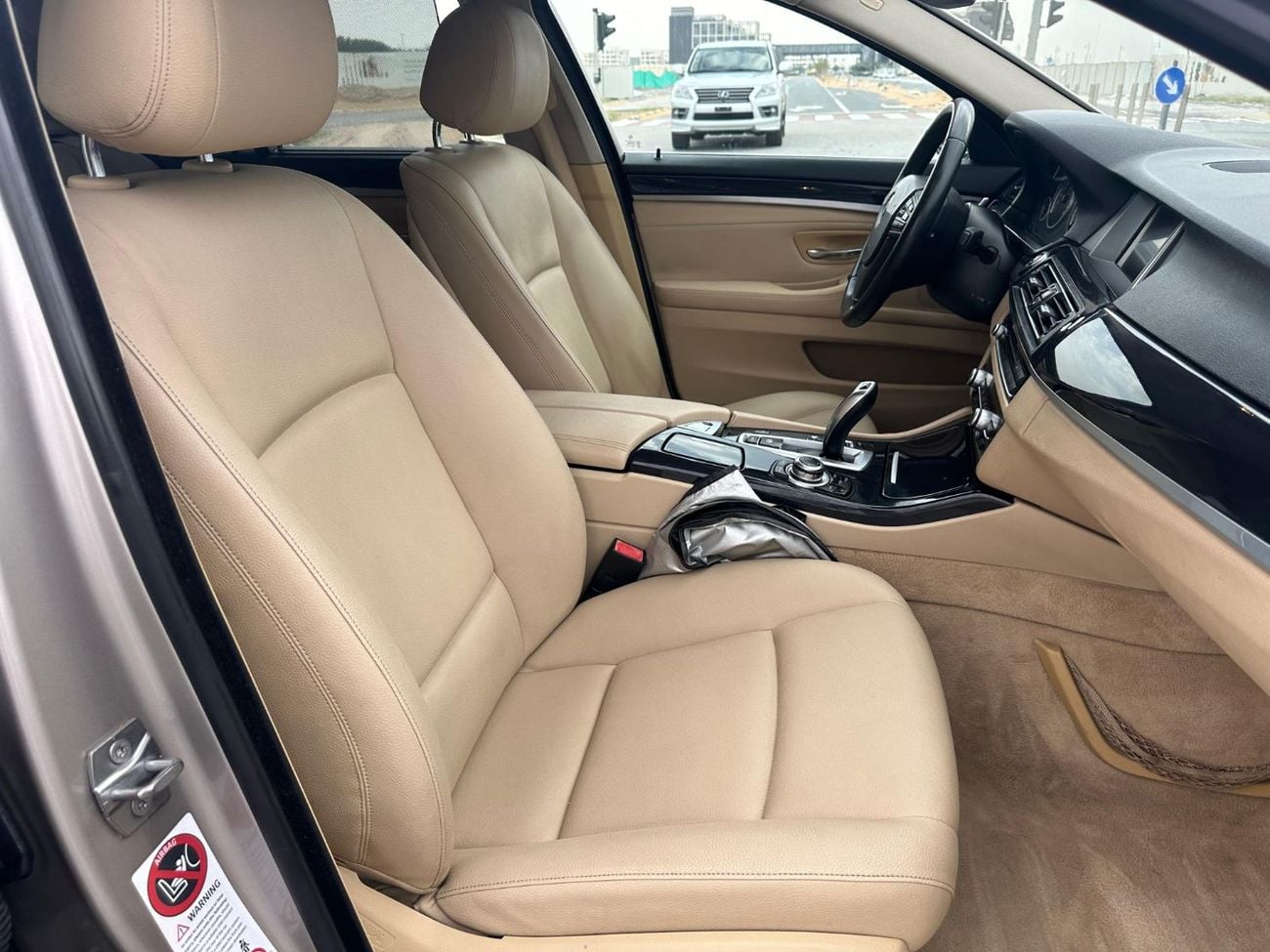 بي أم دبليو 520i