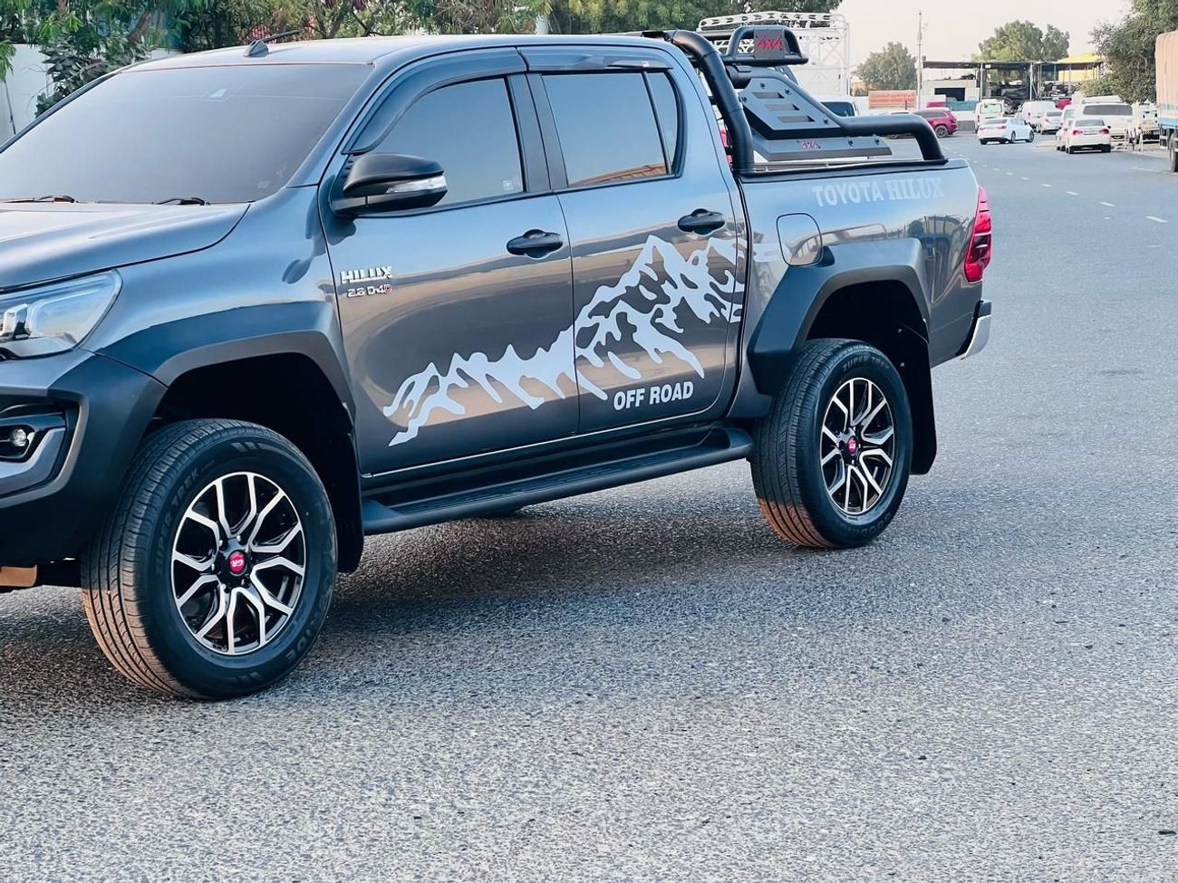 Toyota Hilux GLX 2.8L A/T