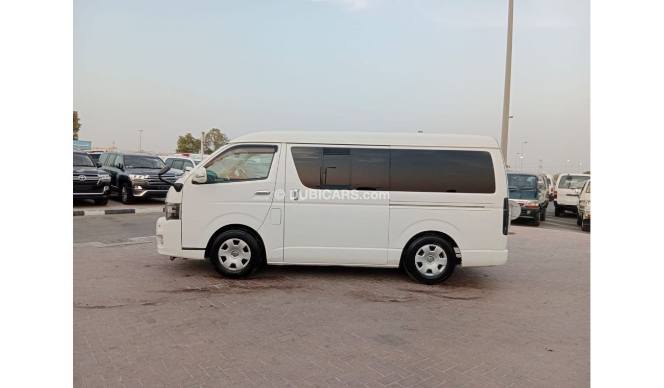 Toyota Hiace TOYOTA HIACE VAN RIGHT HAND DRIVE (PM1589)
