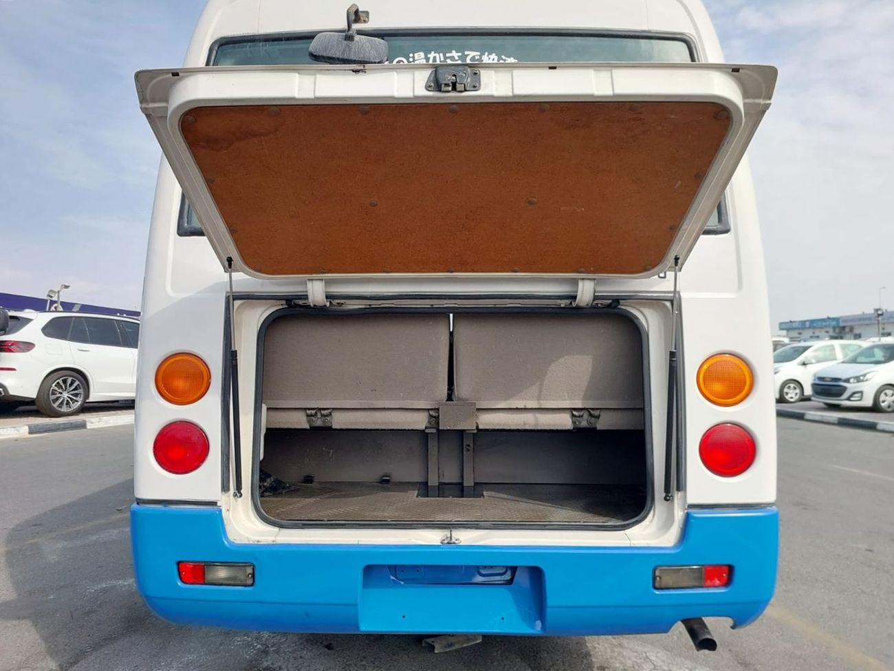 ميتسوبيشي روزا (RAMADAN OFFER) MITSUBISHI ROSA BUS RHD 2003 MODEL 5.2 L DIESEL MANUAL(PM00111)