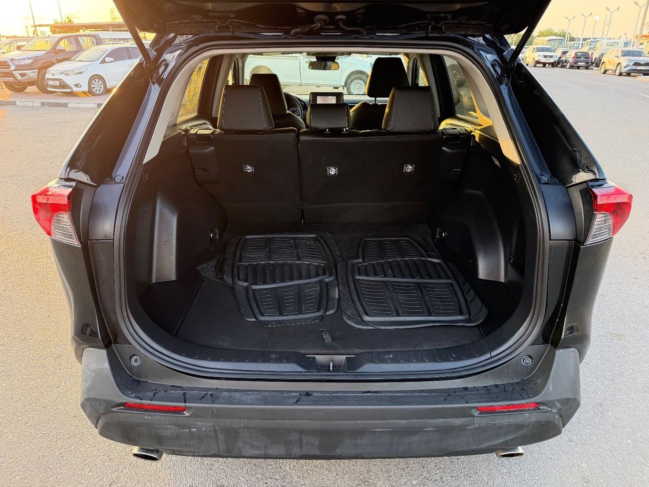 Toyota RAV4 XLE 2.5L 2021 TOYOTA RAV4 XLE HYBRID AWD IMPORTED FROM USA