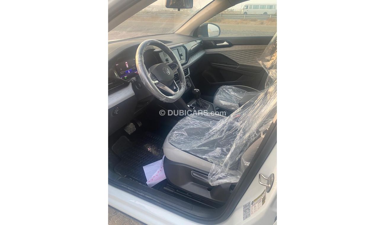 Used Volkswagen Taos 2022 for sale in Dubai 661493