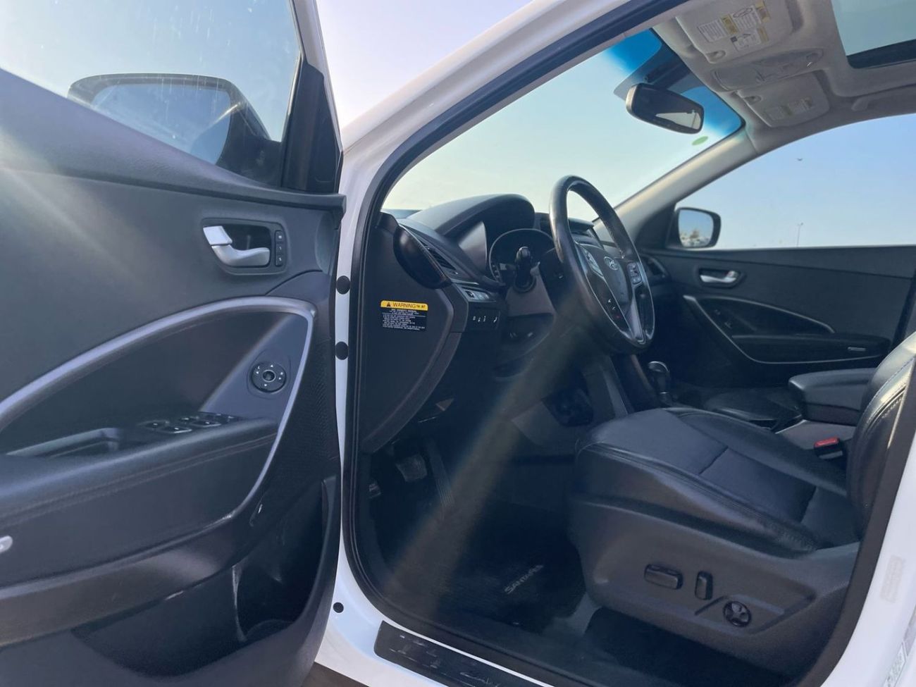 هيونداي سانتا في 2014 Hyundai Santa Fe Ultimate Full Option Panoramic View - Leather Electric Seats With Sensor 2.4L