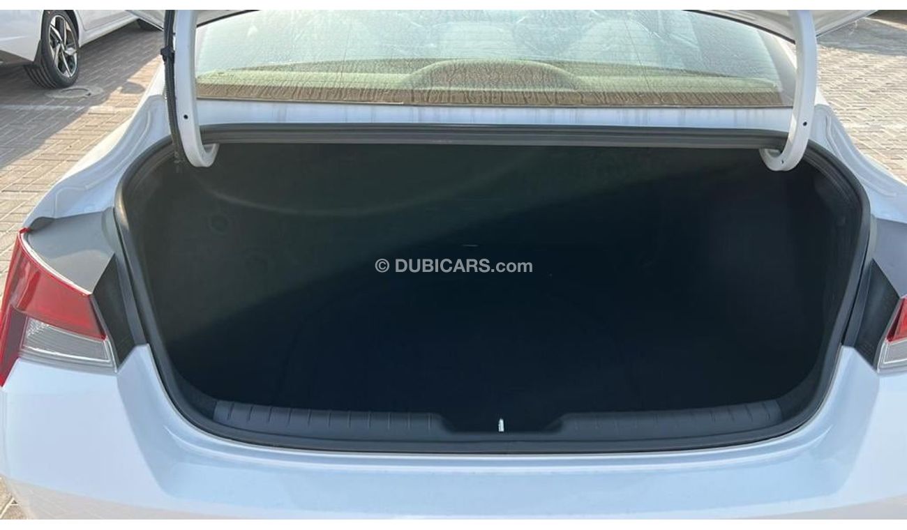 Hyundai Elantra 1.6 L sunroof