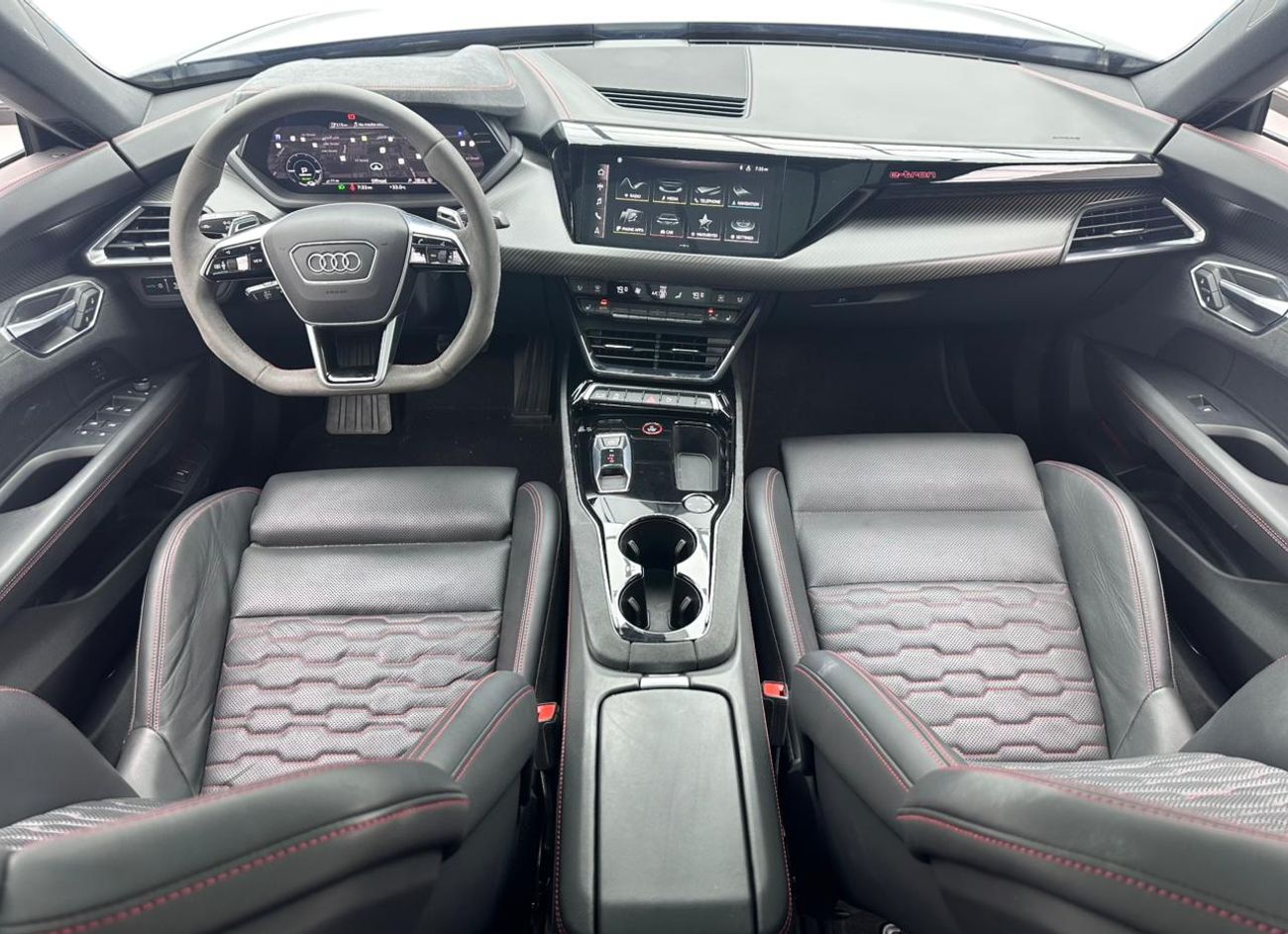 أودي إي ترون جي تي 2022 Audi E-Tron GT, 2027 Audi Warranty + Service Contract, Audi Full Service History, GCC