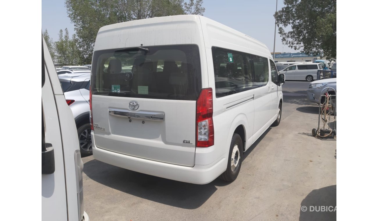 Toyota Hiace DIESEL FULL OPTION  GL  13 SEATS