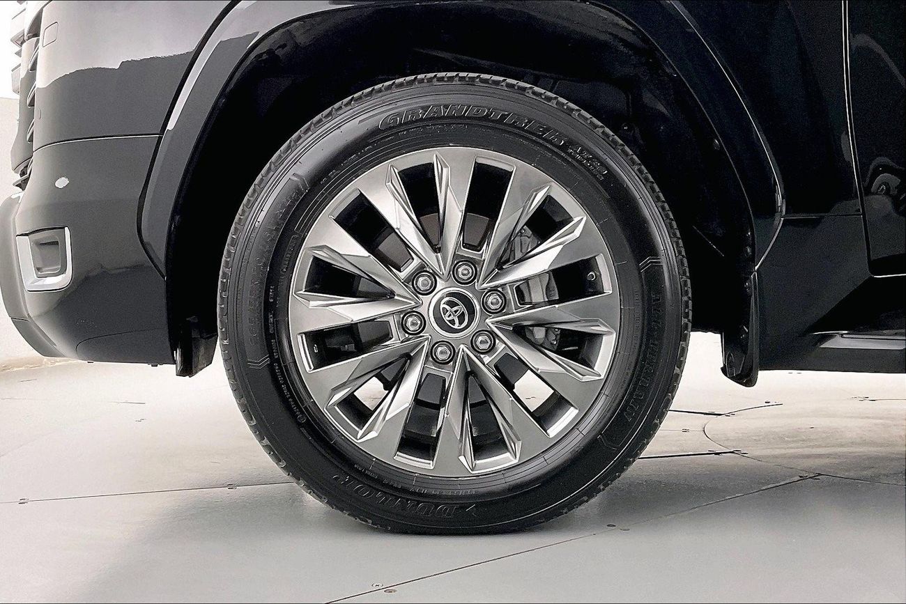 تويوتا لاند كروزر VXR | سنة ضمان مجانية | 0 دفعة أولى | سياسة الإعادة بعد 7 أيام