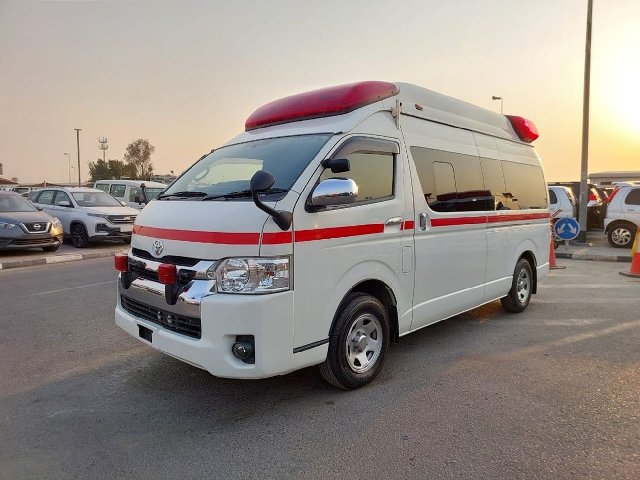 تويوتا هاياس TOYOTA HIACE VAN AMBULANCE RHD 2015 MODEL 2.7 L PETROL AUTOMATIC(PM14222)