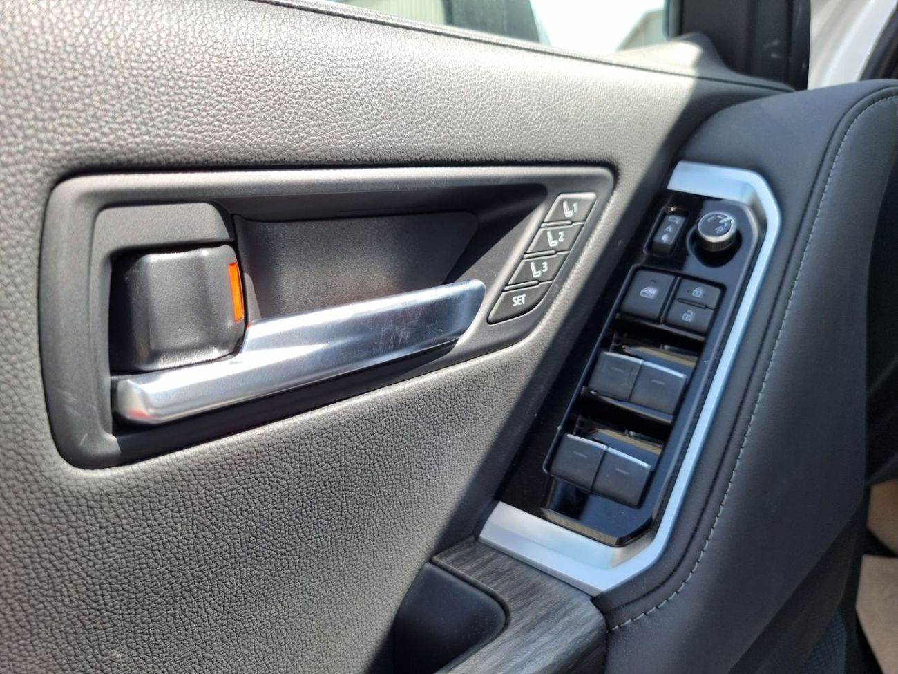 Toyota Land Cruiser LC 300 3.3L DIESEL VXR 7 SEATER FULL OPTION WITH AEROW  KIT