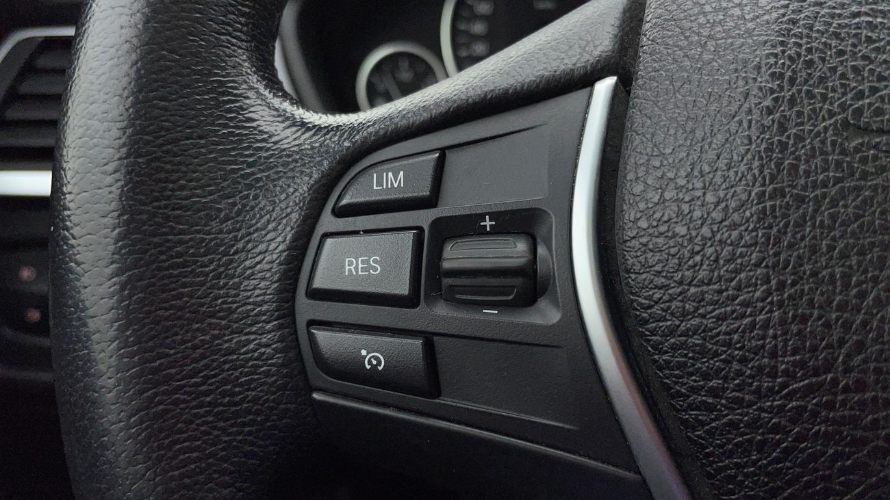 بي أم دبليو 318i EXCLUSIVE 1.5 | بدون دفعة مقدمة | اختبار قيادة مجاني للمنزل