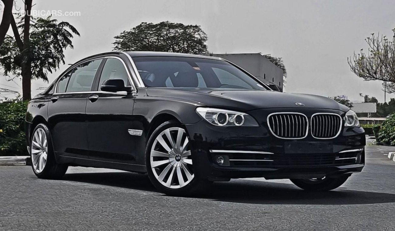 بي أم دبليو 740 Li-3.0L-6 Cylinder-Gcc-Full Option-Bank Finance Facility - Warranty