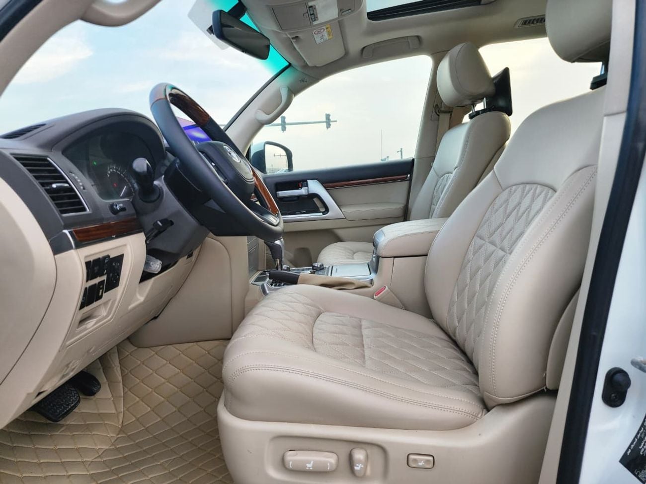 Toyota Land Cruiser GXR+ 4.6L GXR V8 MODEL 2018 UPGRARE 2024