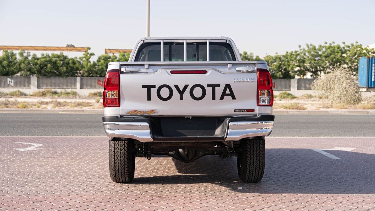 تويوتا هيلوكس 2025 Toyota Hilux 2.4 - Silver Metallic Inside Black | Export Only