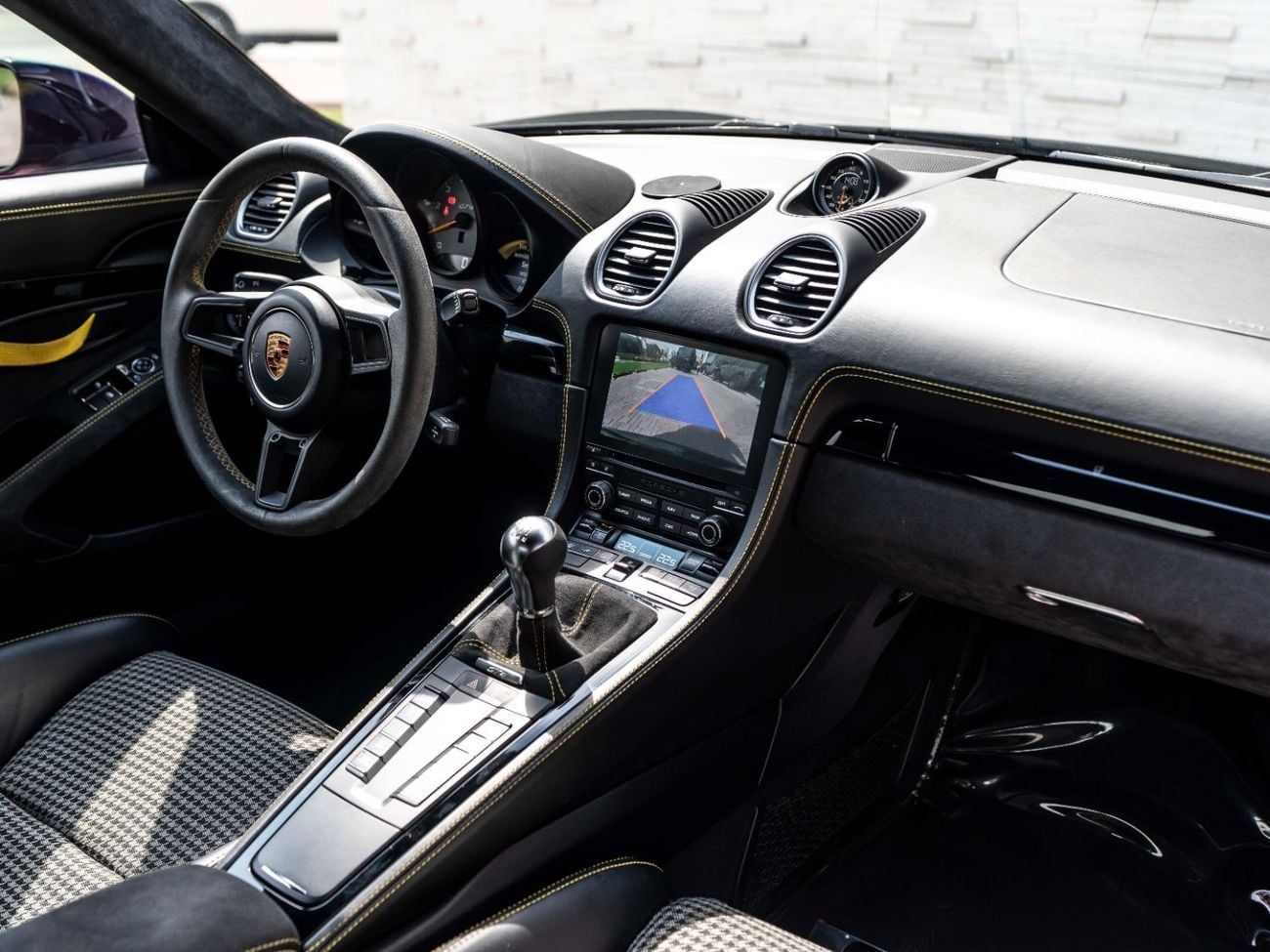 بورش كايمان 718 GT4 4.0L (420 HP) M/T