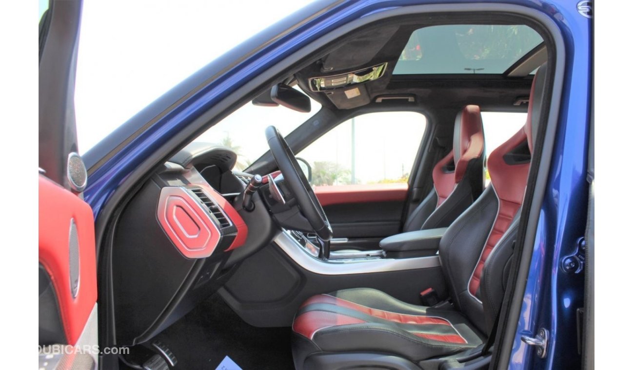 Land Rover Range Rover Sport PEPSI COLOR GCC MINT IN CONDITION