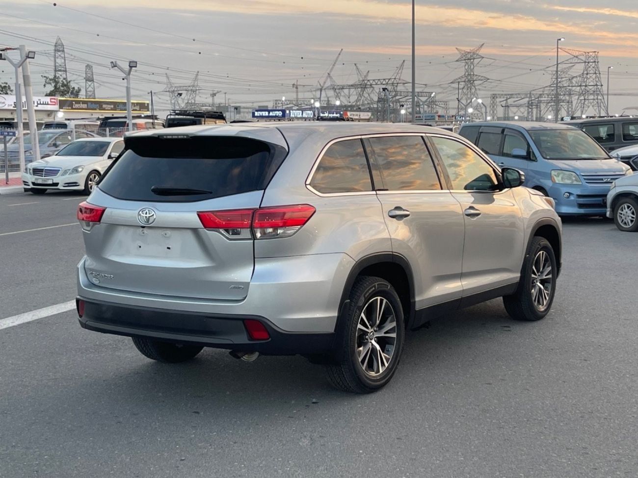 Toyota Highlander 2019 TOYOTA HIGHLANDER LE 4x4 IMPORTED FROM USA