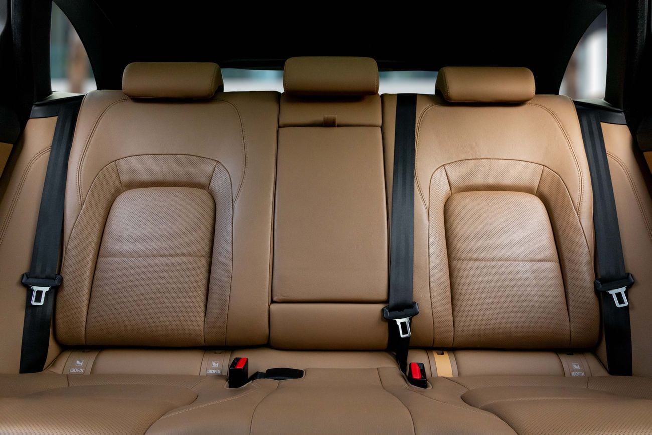 جاكوار F بيس F-Pace S | 2,644 P.M | 0% Downpayment | F-PACE S | LOW KMS | WARRANTY! | Ramadan Offer!