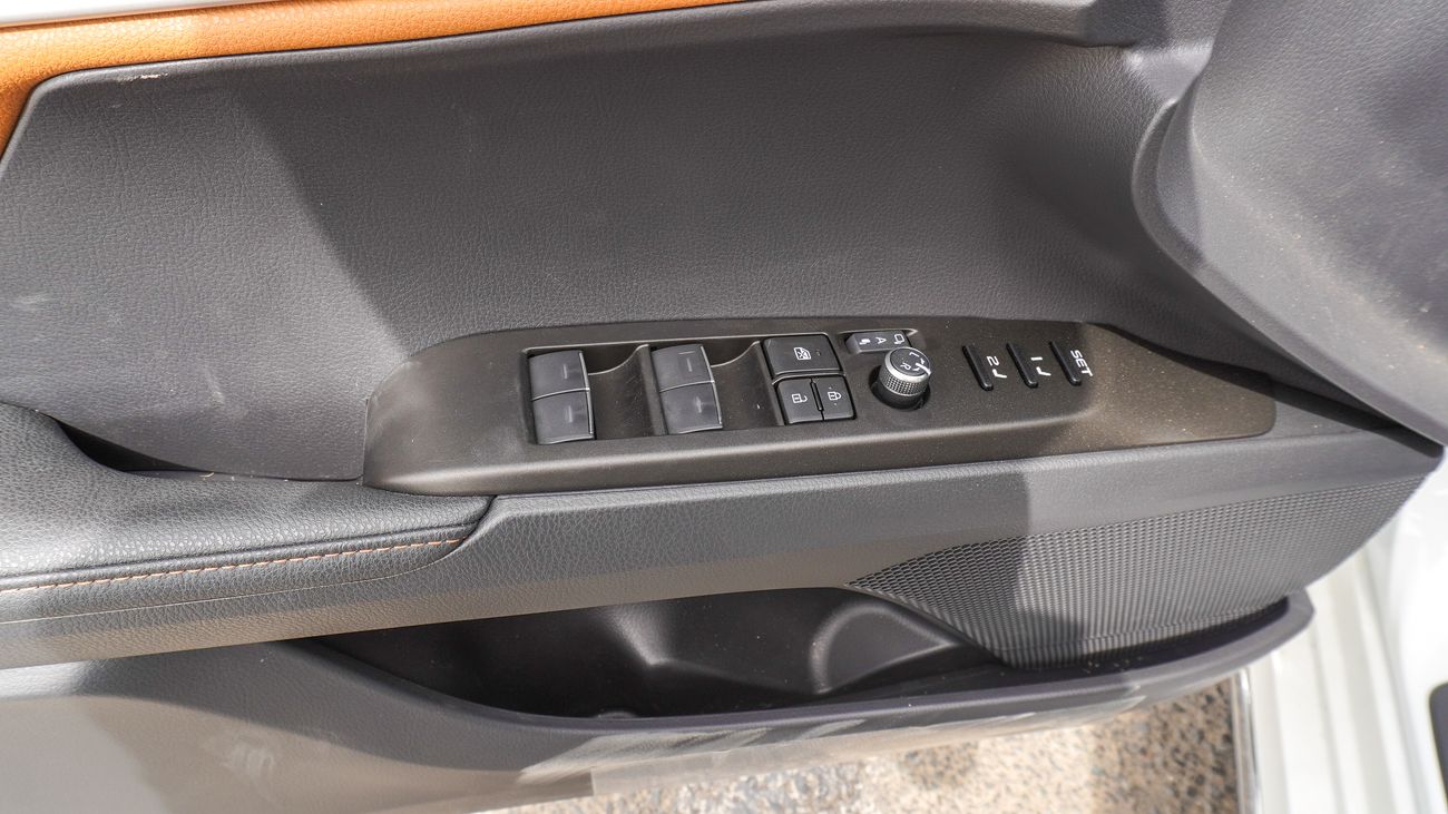 Toyota Camry LIMITED  HEV 2.5L Hybrid