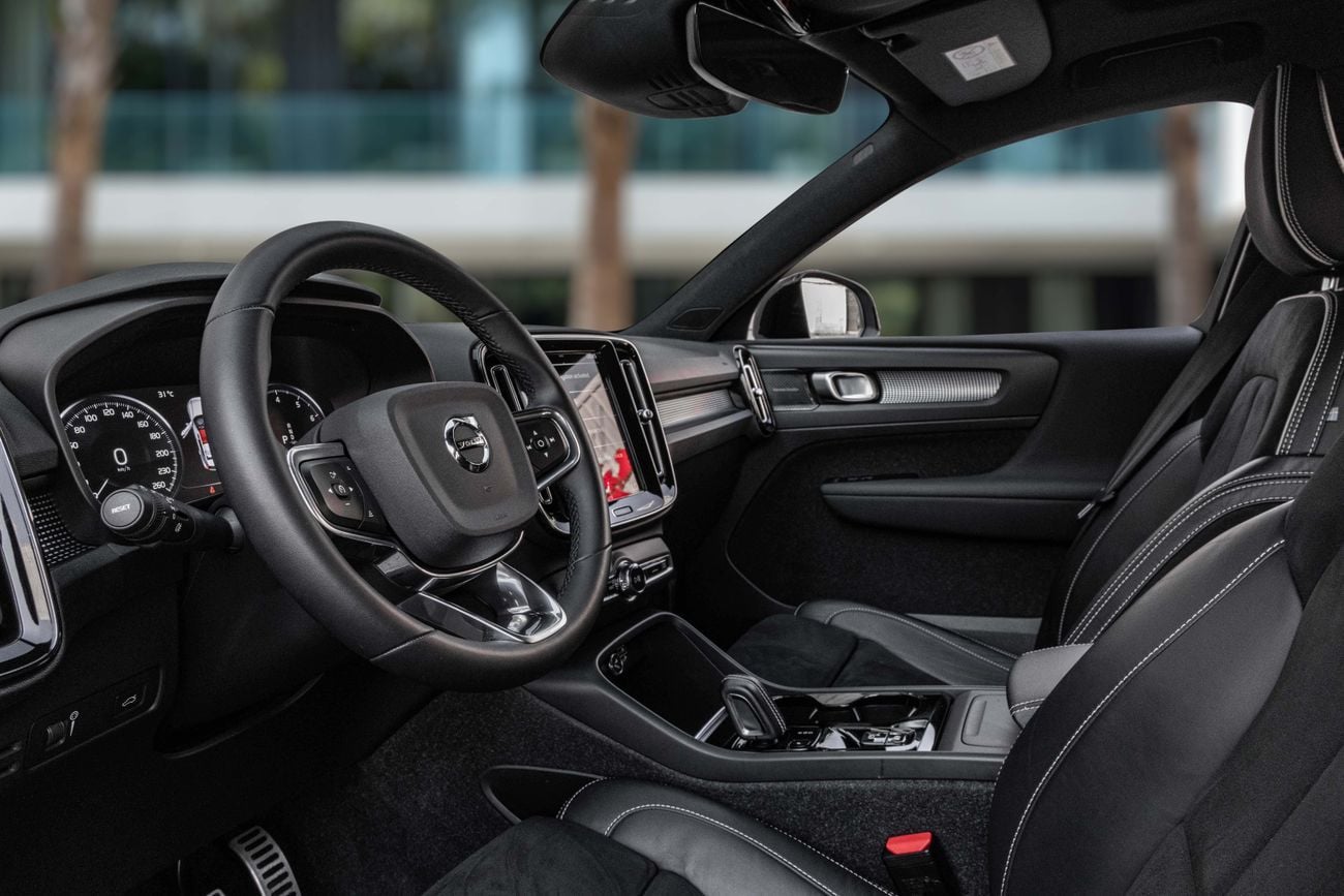 Volvo XC40 R DESIGN XC40 T4 R-Design | 1,704 P.M | 0% Downpayment | Under Warranty