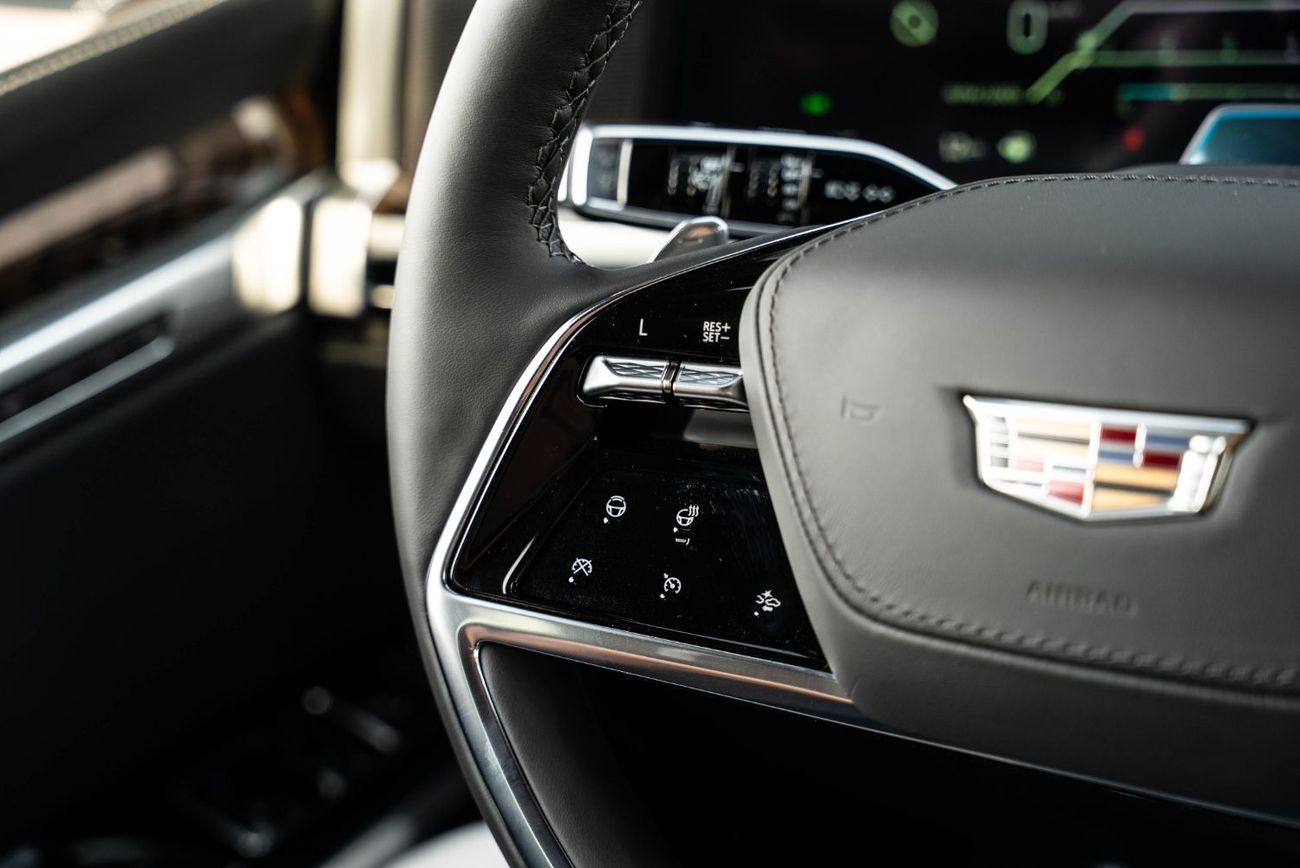 Cadillac Escalade Sport Platinum 6.2L 4WD Sport Platinum Executive 2025 Brand New American Specs 6.2L V8