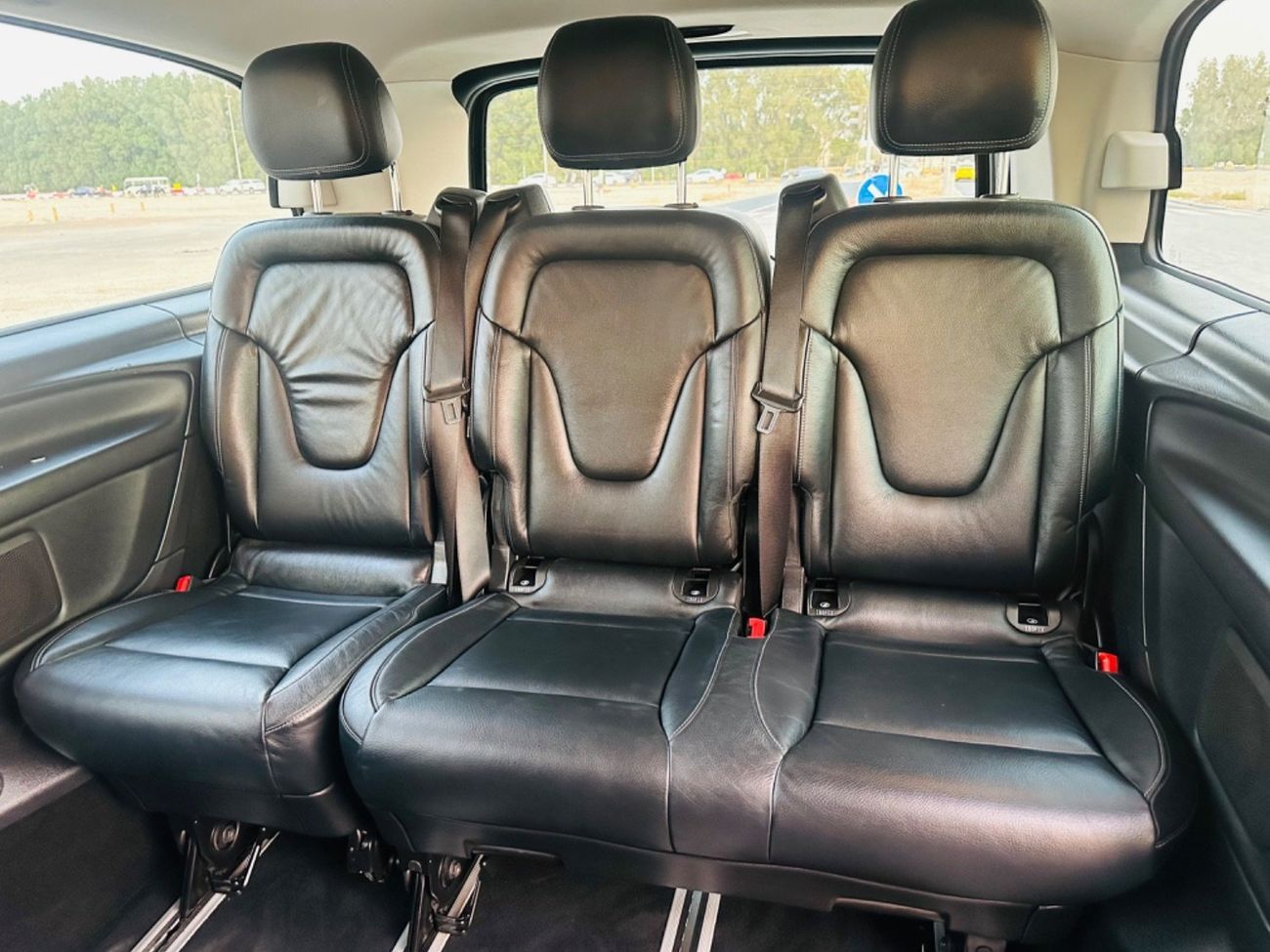 مرسيدس بنز V 250 موديل 2019 خليجي حاله ممتازه من الداخل والخارج صبغ الوكاله مالك واحد من الوكاله