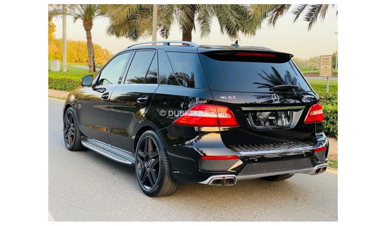 مرسيدس بنز ML 63 AMG Std مرسيدس بنز ML63 خليجي فل ابشن كاريون فايبر بحاله ممتازه