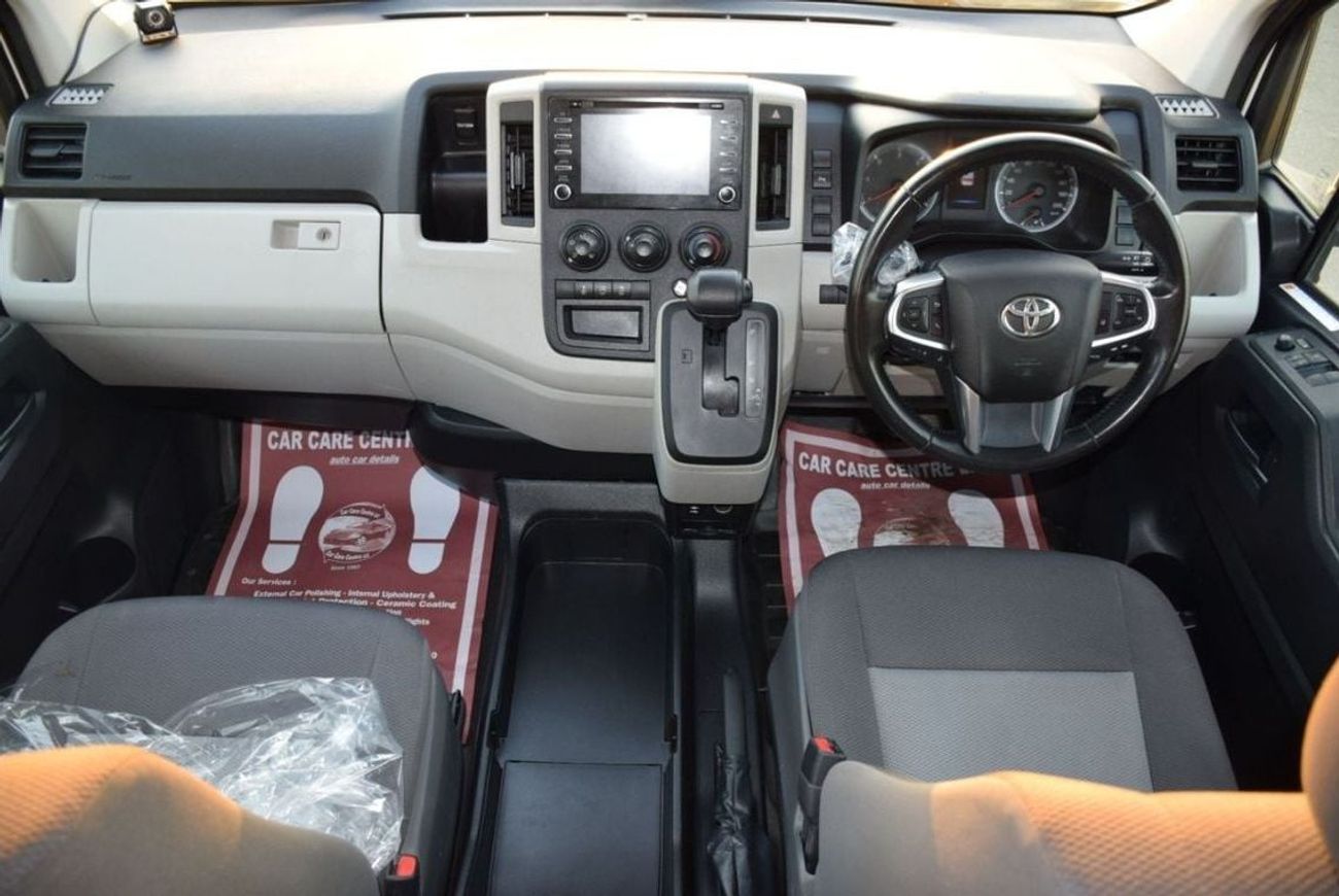 Toyota Hiace Van High Roof