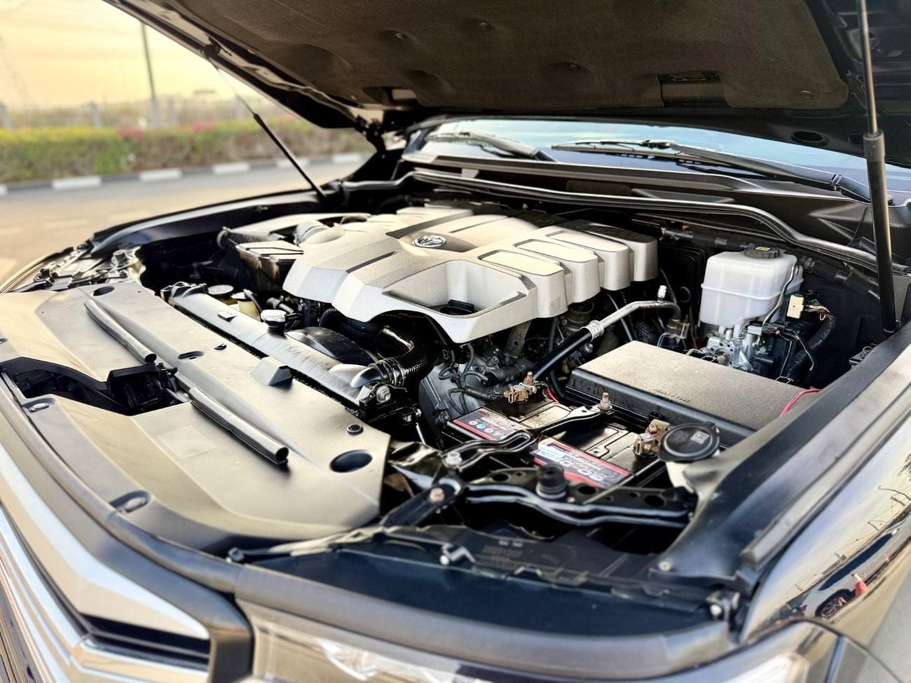 تويوتا لاند كروزر Toyota Land Cruiser V6 model 2019 fuel petrol interior and exterior 2025