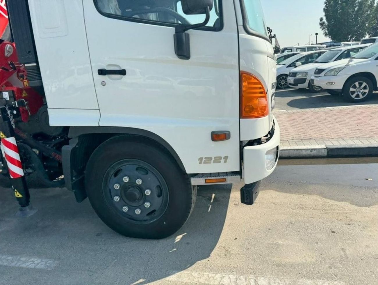 هينو 500 هينو 500 سلسلة 1221 مع صندوق كارجو والونش 5.8 طن ديزل يدوي صفر كم