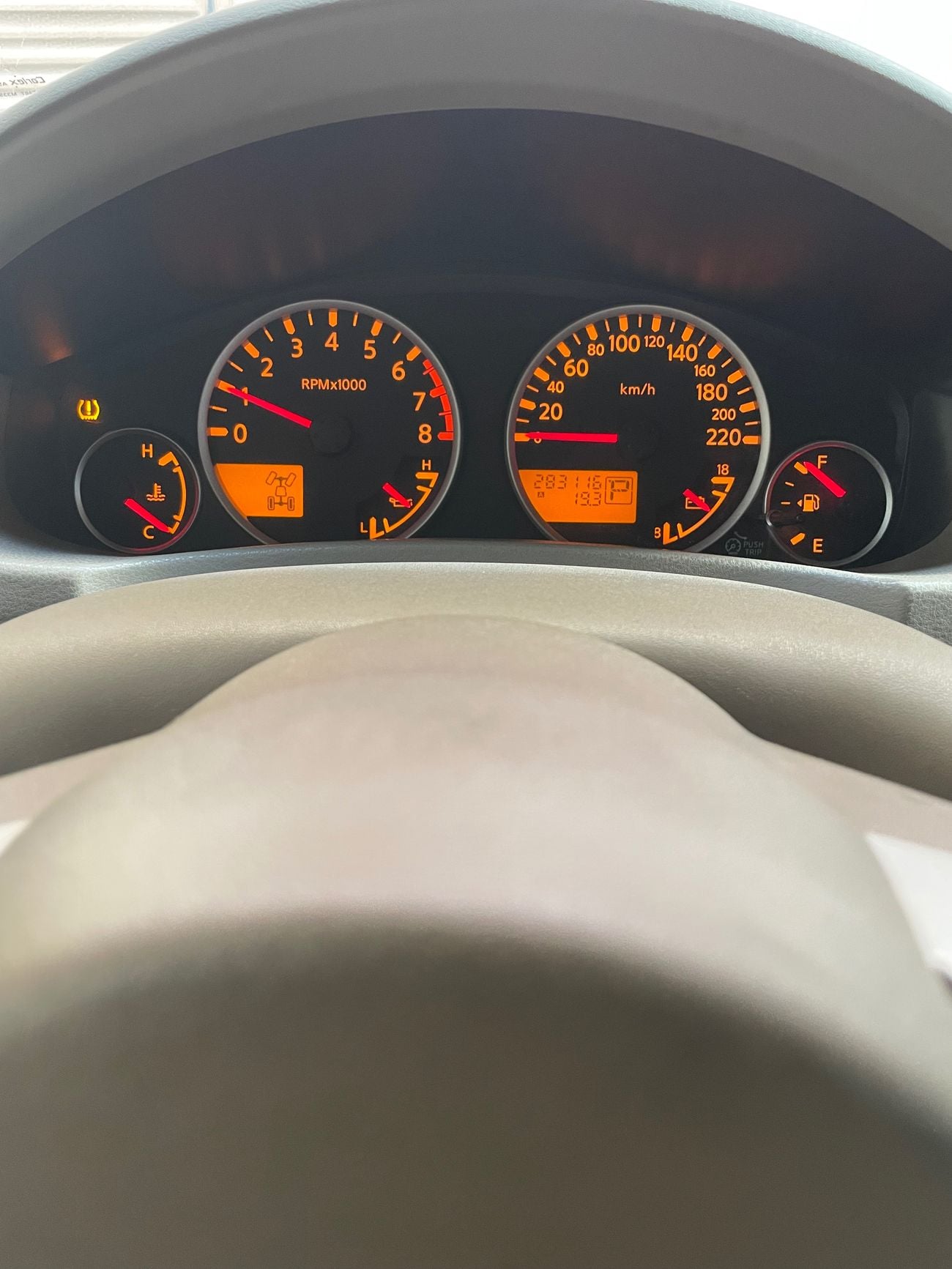 Nissan Pathfinder LE