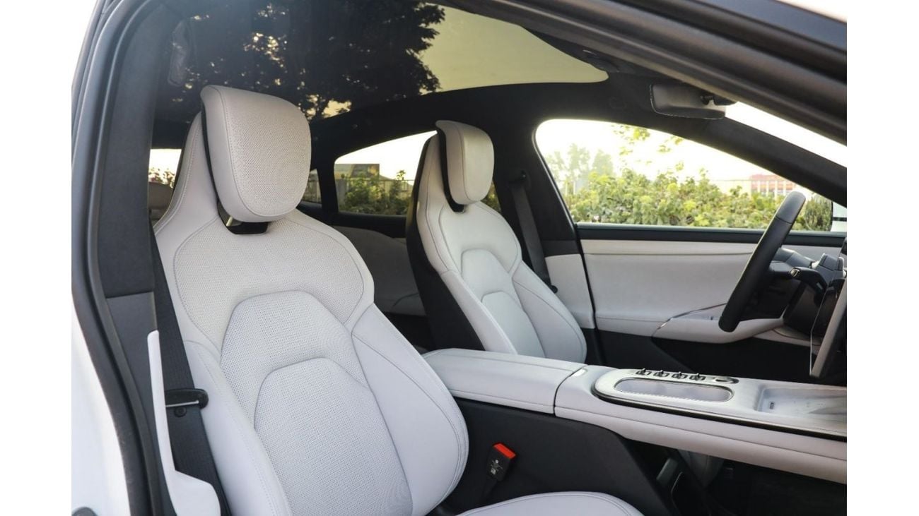 شاومى SU7 2024 XIAOMI SU7 MAX - أبيض داخل رمادي | سعر التصدير