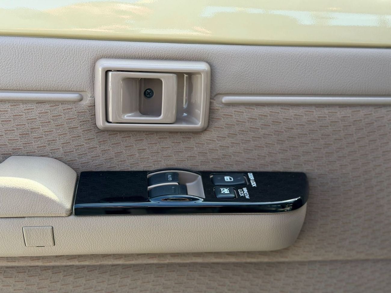 تويوتا لاند كروزر بيك آب LC79 single cabina 4,0L  Automatic model 2026 Basic Oman Spec