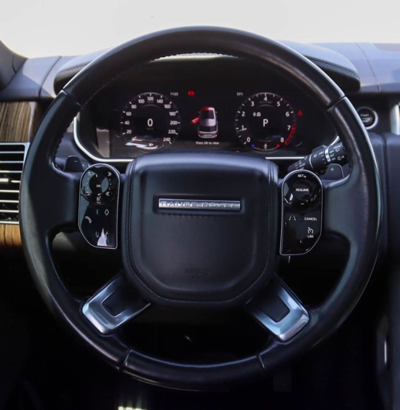 Land Rover Range Rover HSE 3.0L (375 HP) Range Rover GCC, Original Paint, Accident-Free, Full Service History, AED 3025 /Mo