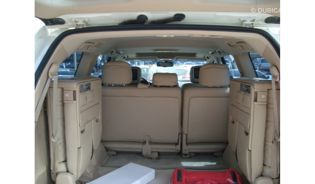 Toyota Land Cruiser GXR V8