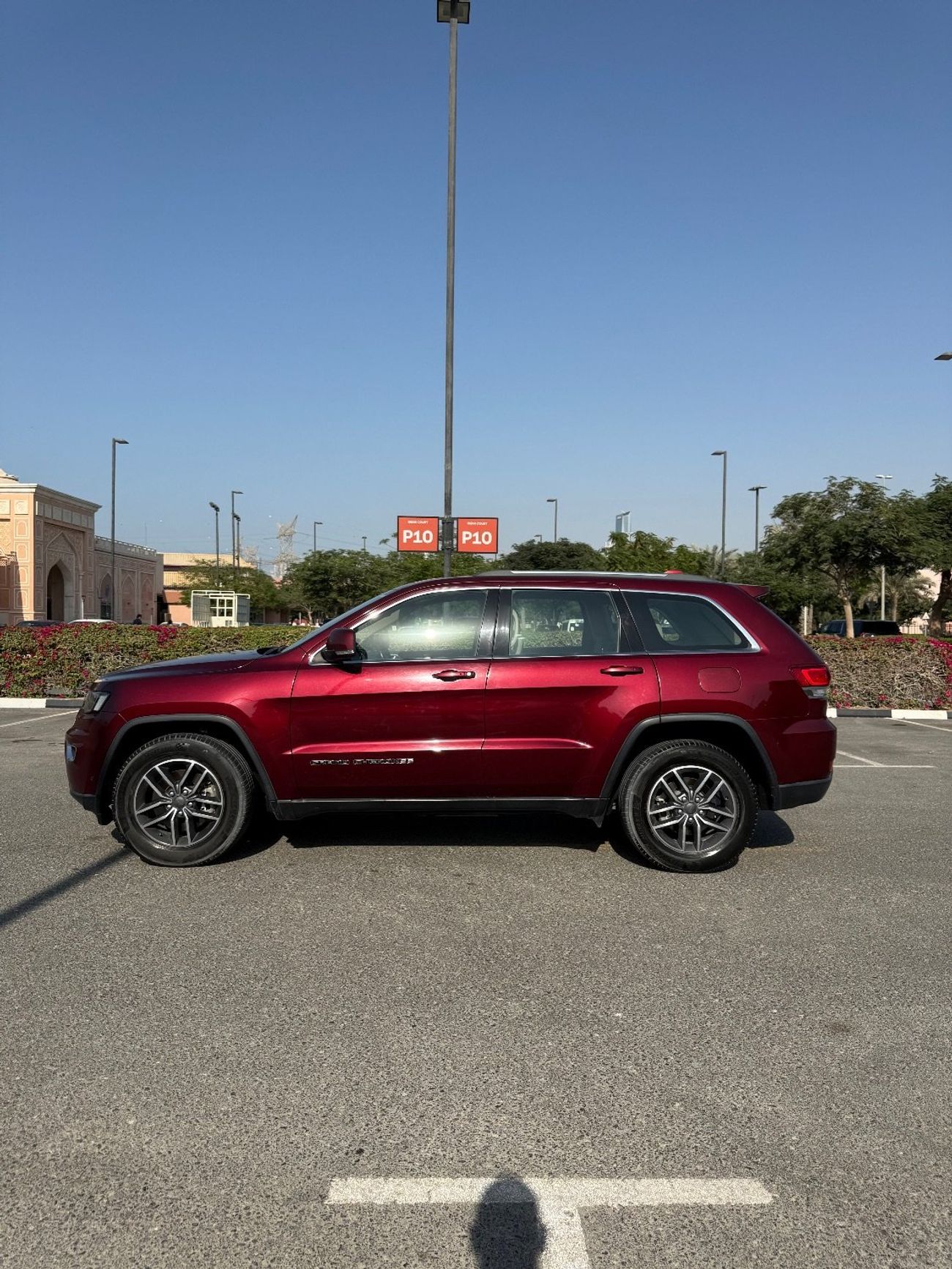 جيب جراند شيروكي Laredo 3.6L