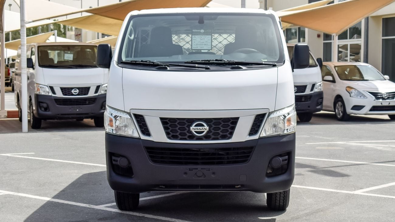 نيسان NV350 Van, 5 doors, Manual Gear, GCC specs, free accident