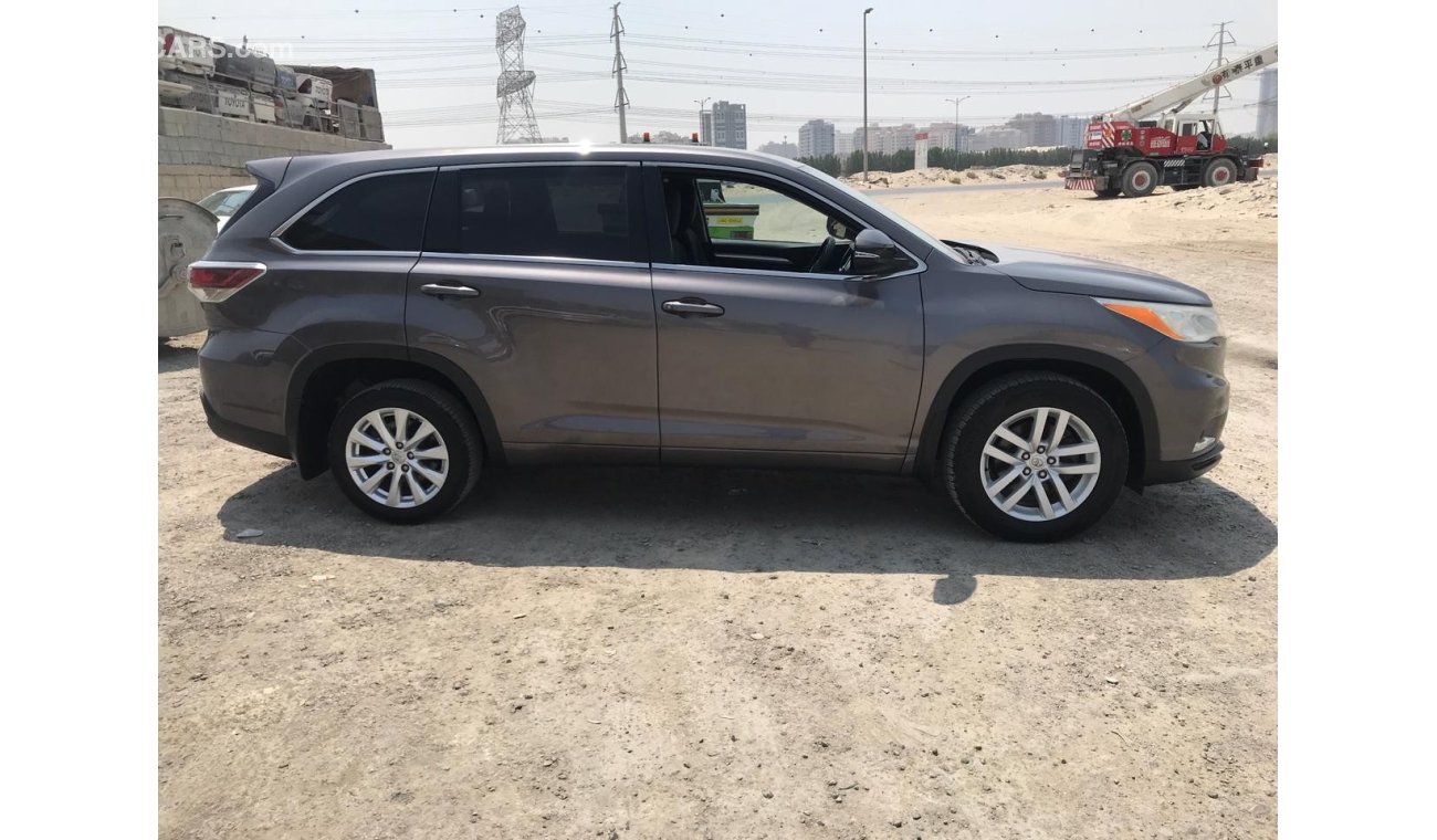 Toyota Kluger petrol v6 year 2014 grey color