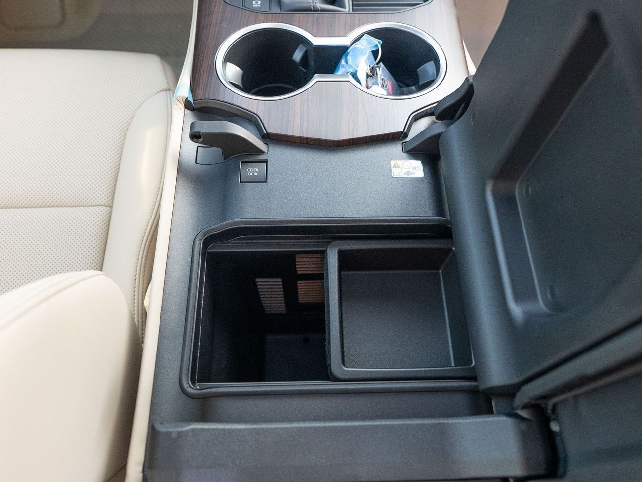 تويوتا لاند كروزر 2025 Toyota LC300 GXR S 3.5L - Grey Mettalic Inside Beige | Export Only