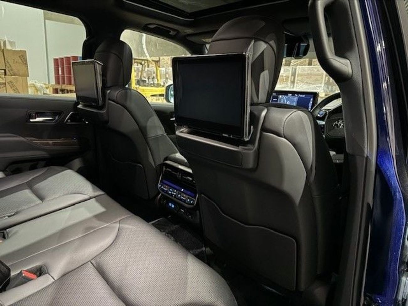 تويوتا لاند كروزر SAHARA DIESEL AUTO 15KM NEW FULL OPTIONS RIGHT-HAND-DRIVE