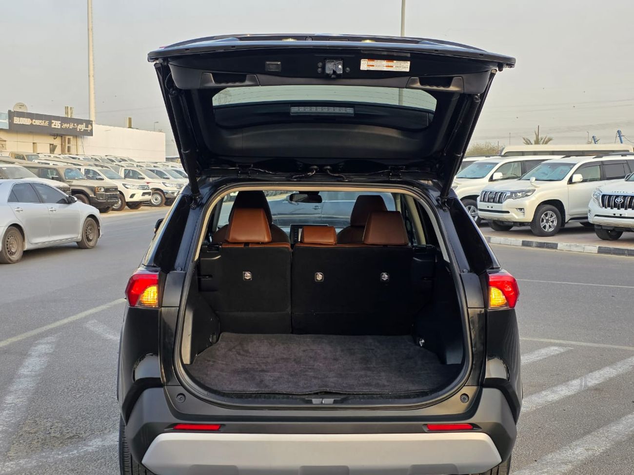 تويوتا راف ٤ 2.5L XLE Hybrid