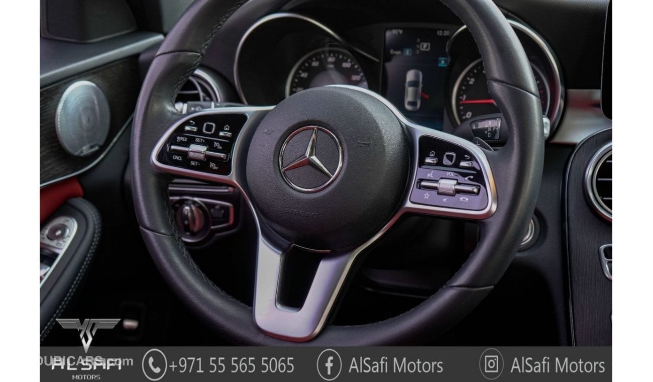 مرسيدس بنز C 300 لاكجري