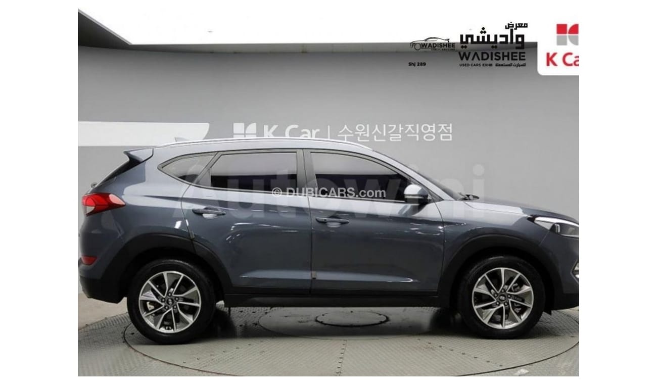 Hyundai Tucson هيونداي توسان من غير حوادث //صبغ الوكالة/