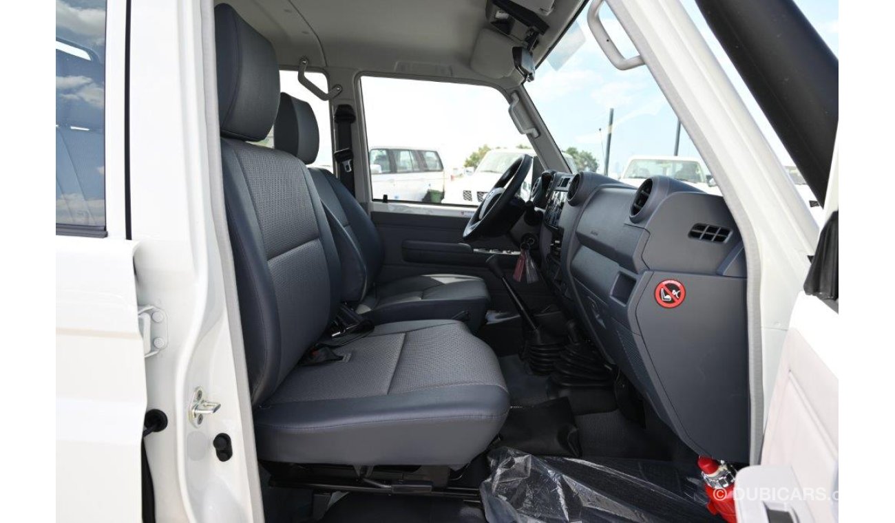 Toyota Land Cruiser Pick Up Double Cab V8 4.5L Diesel 4WD Manual Transmission - Euro 5